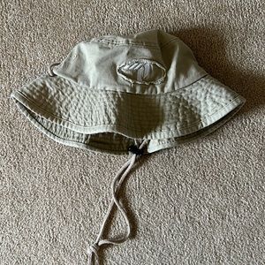 Tan bucket hat